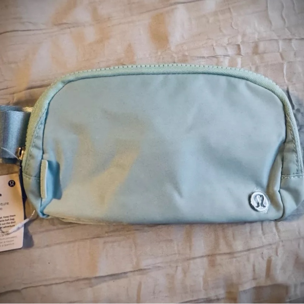New Lululemon Everywhere Belt Bag Mint Green 1L Unisex